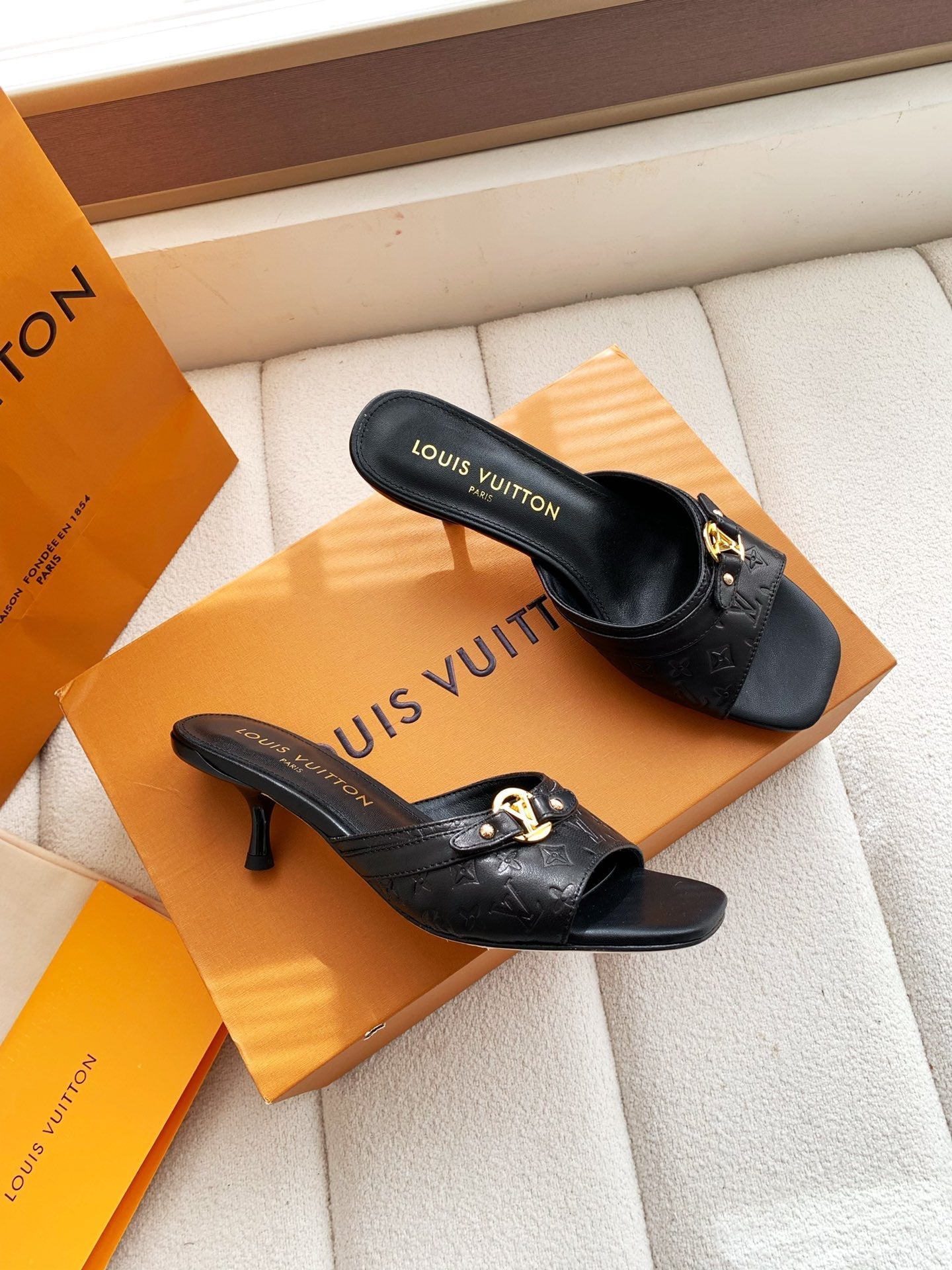 LV 26s High Heels 55 Slippers Black Sheepskin 614980