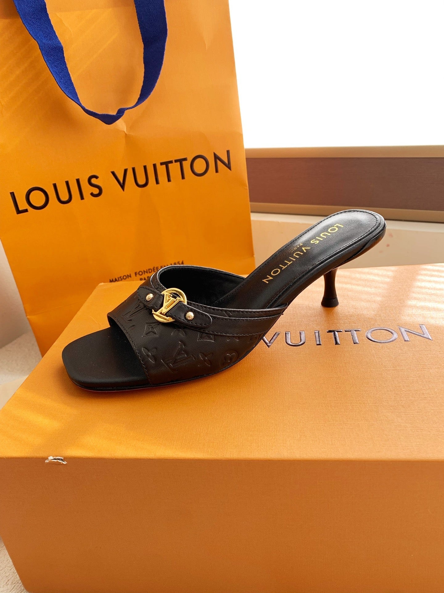 LV 26s High Heels 55 Slippers Black Sheepskin 614980
