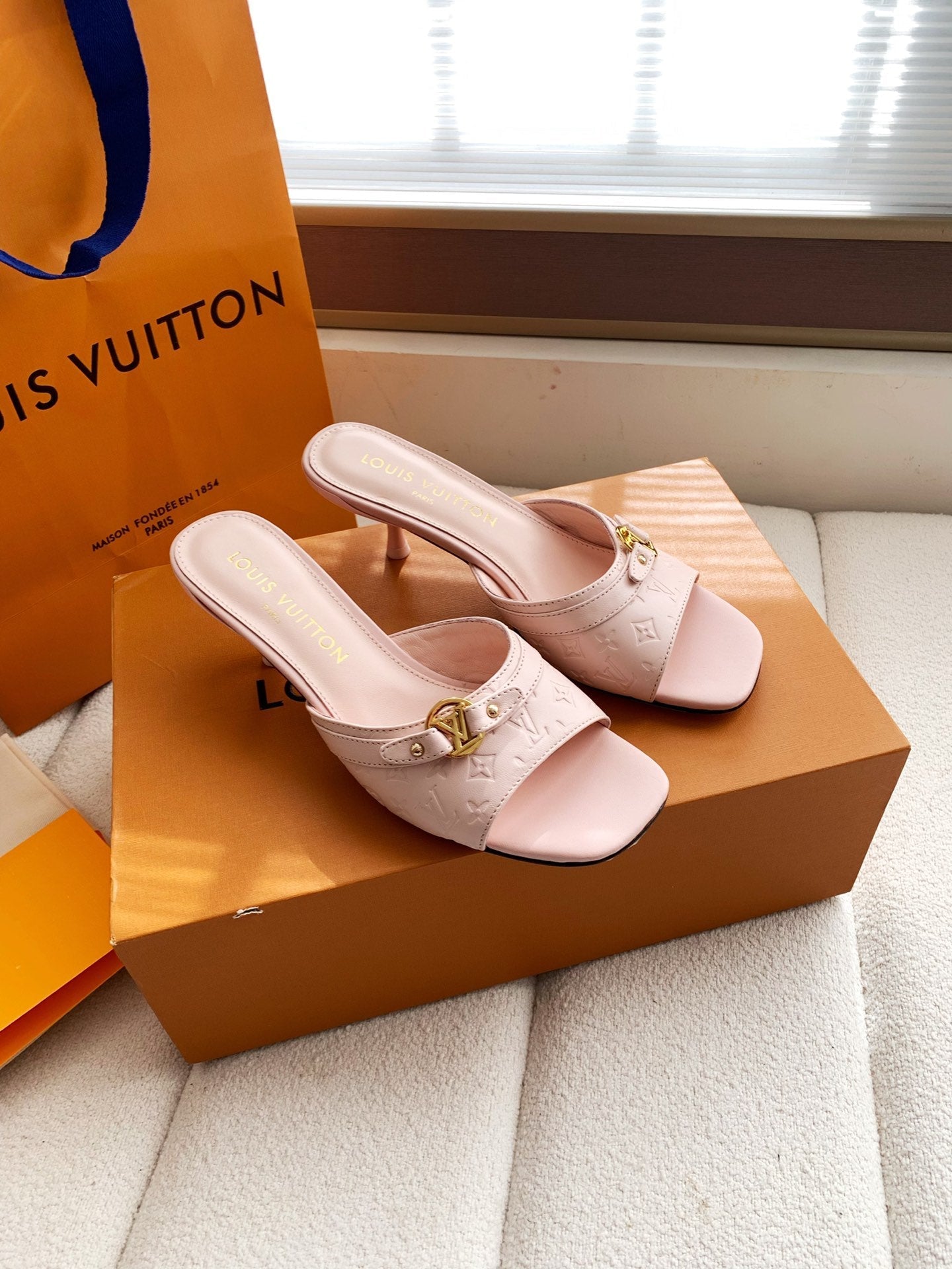 LV 26s High Heels 55 Slippers Light Pink Sheepskin 614982
