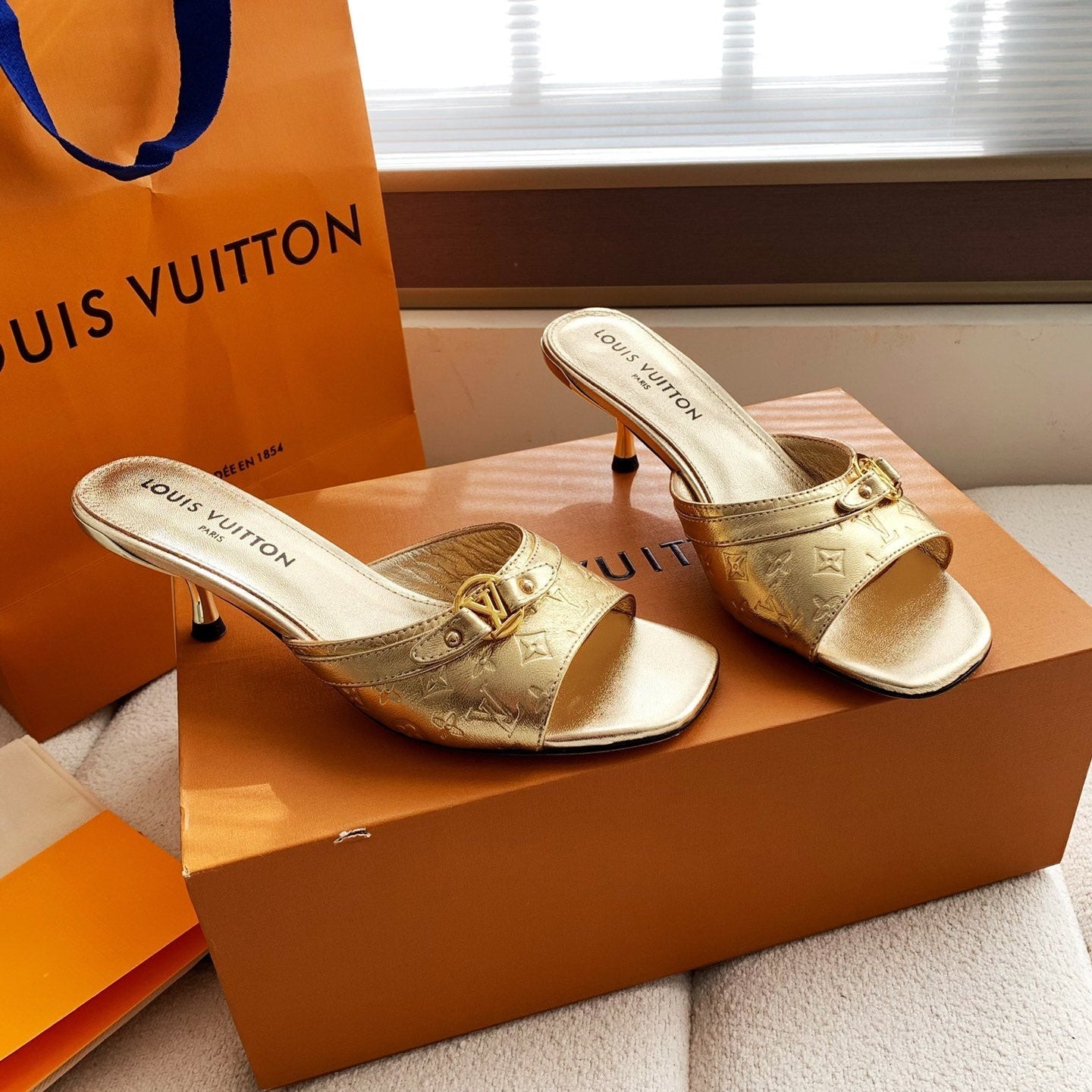 LV 26s High Heels 55 Slippers Gold Metallic Sheepskin 614984
