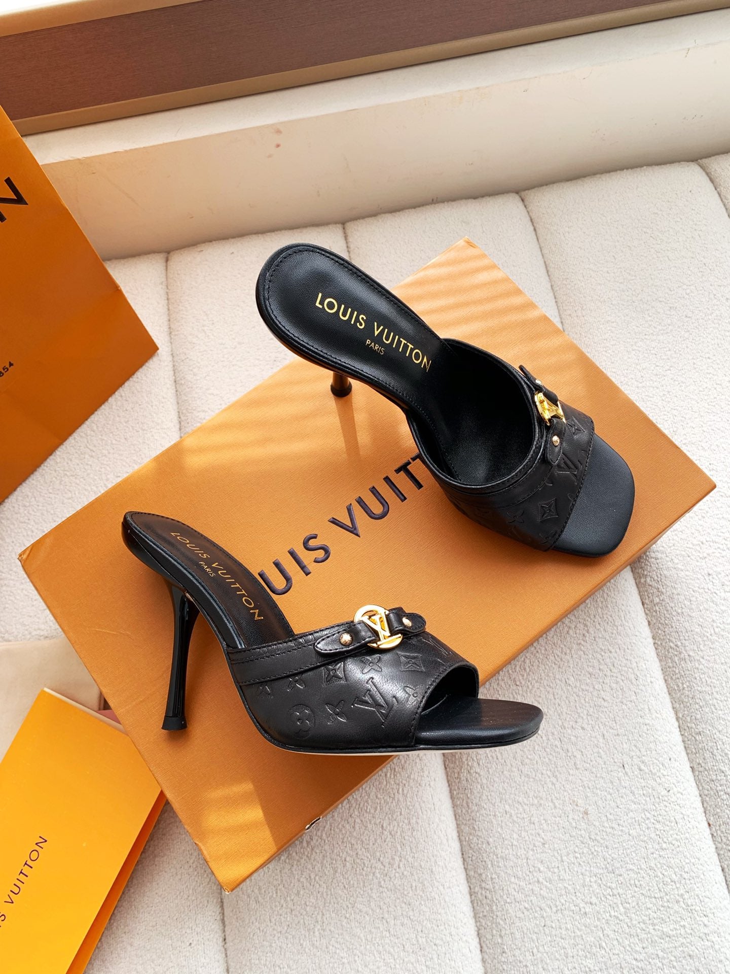 LV 26s High Heels 95 Slippers Black Sheepskin 614985