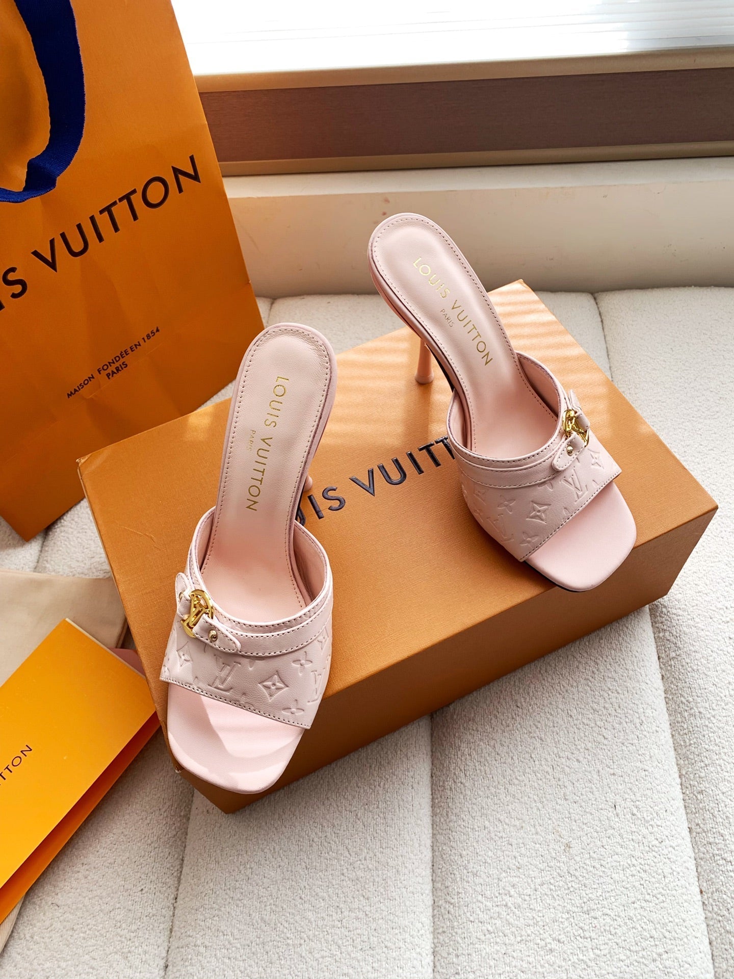 LV 26s High Heels 95 Slippers Light Pink Sheepskin 614987