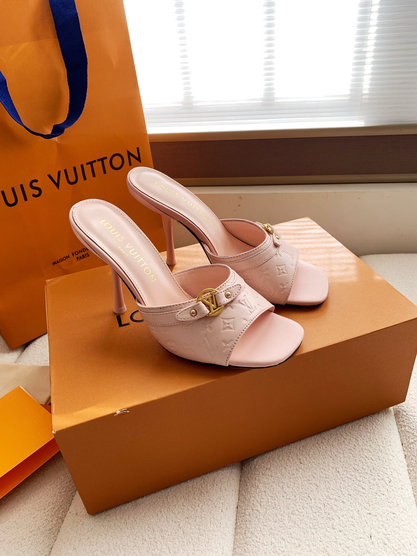 LV 26s High Heels 95 Slippers Light Pink Sheepskin 614987