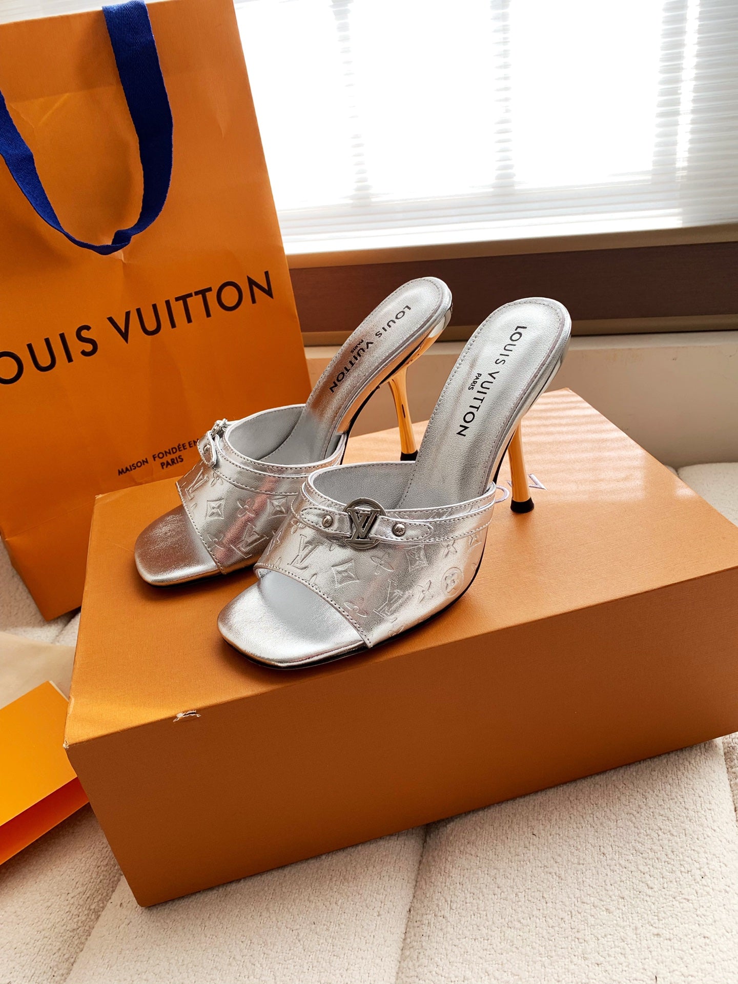 LV 26s High Heels 95 Slippers Sliver Sheepskin 614988
