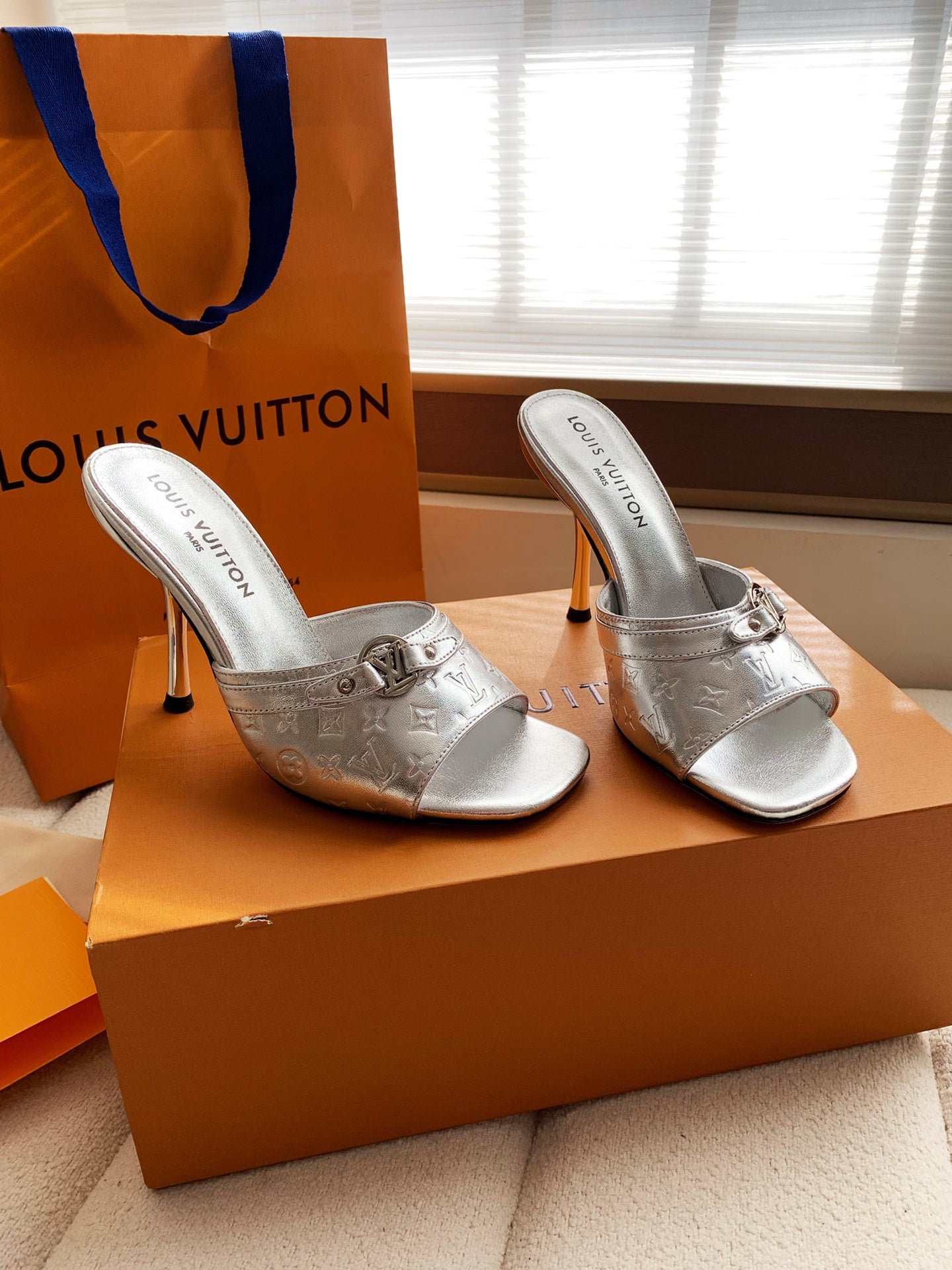 LV 26s High Heels 95 Slippers Sliver Sheepskin 614988