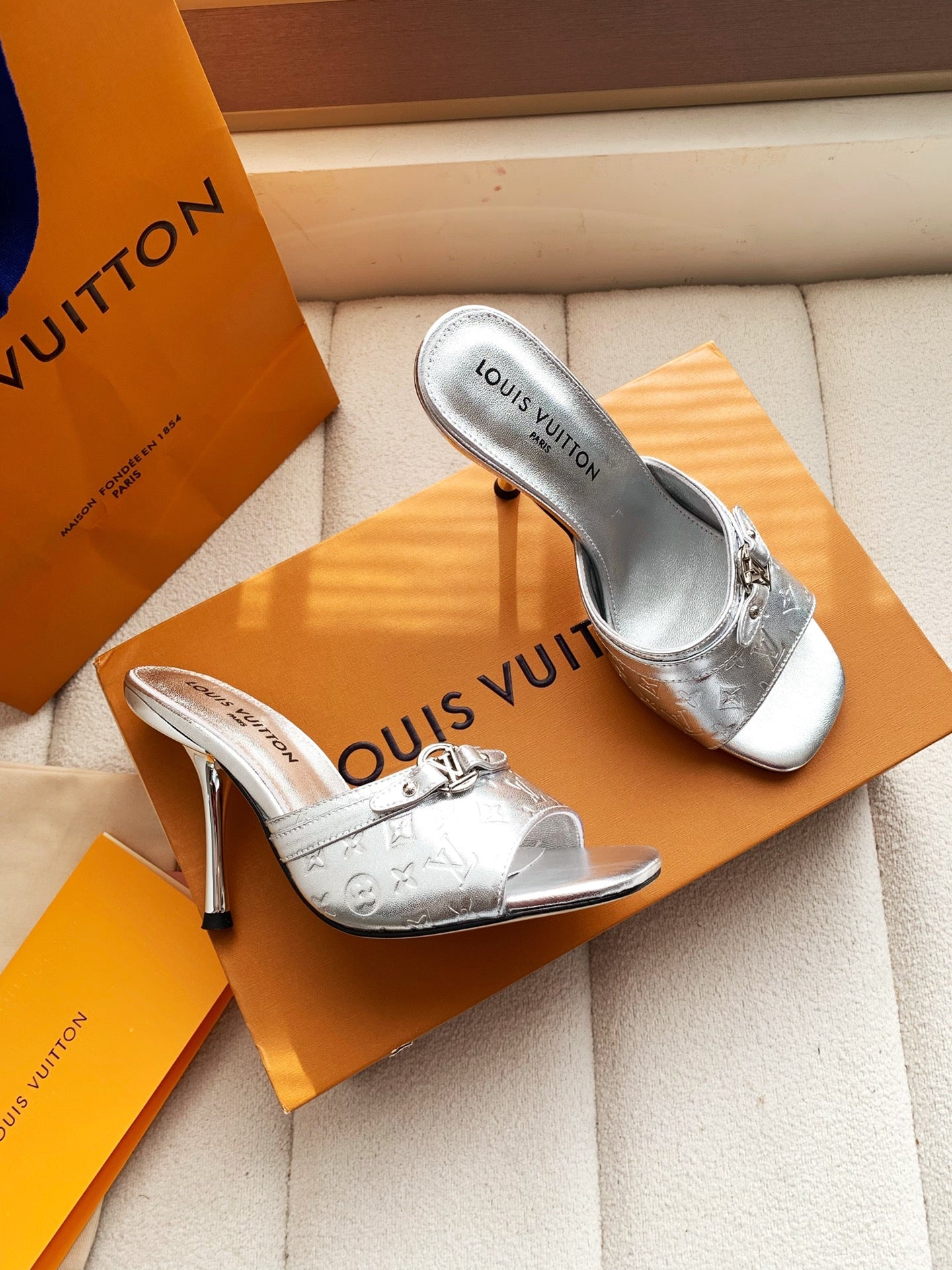 LV 26s High Heels 95 Slippers Sliver Sheepskin 614988