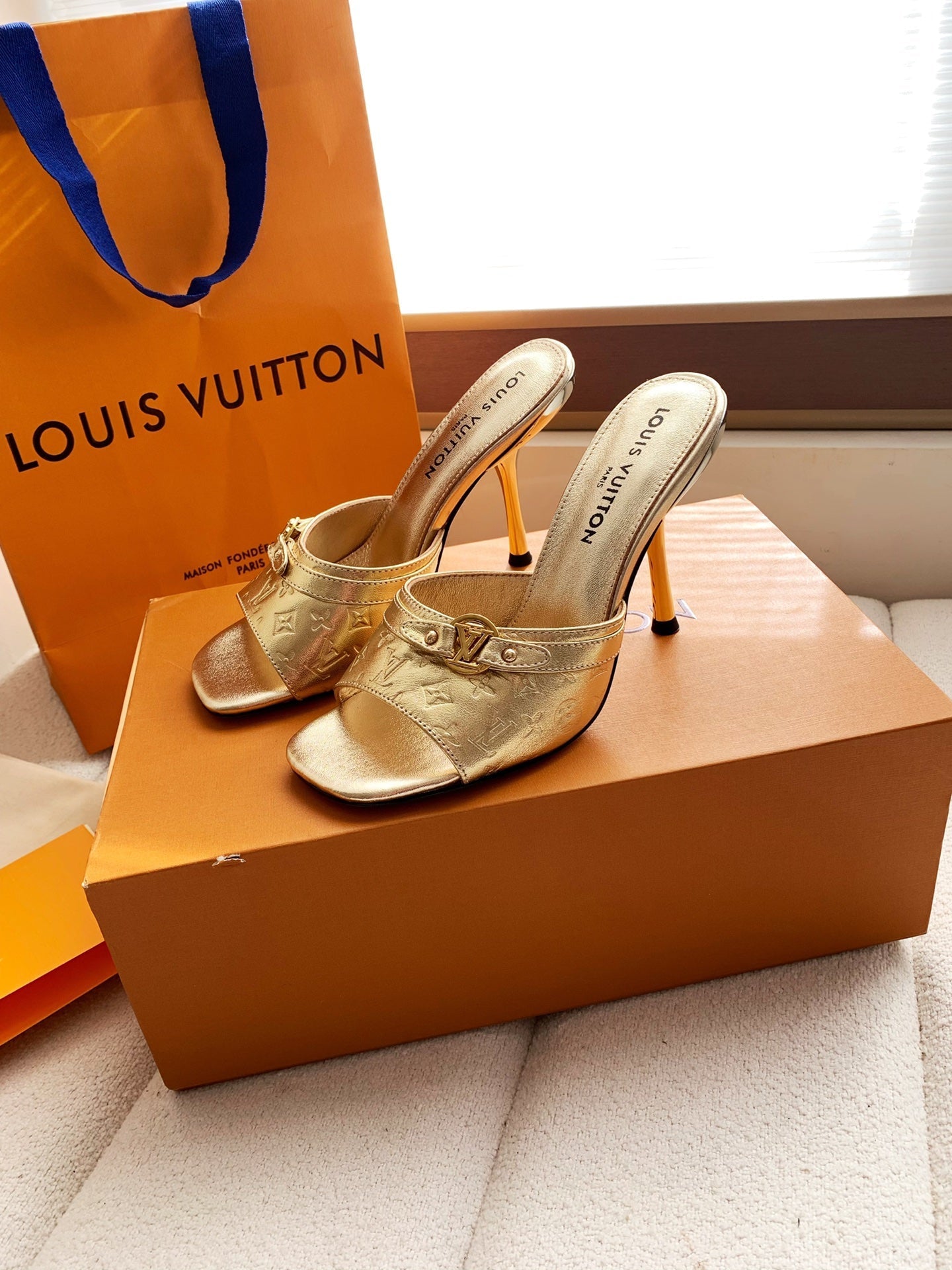 LV 26s High Heels 95 Slippers Gold Metallic Sheepskin 614989