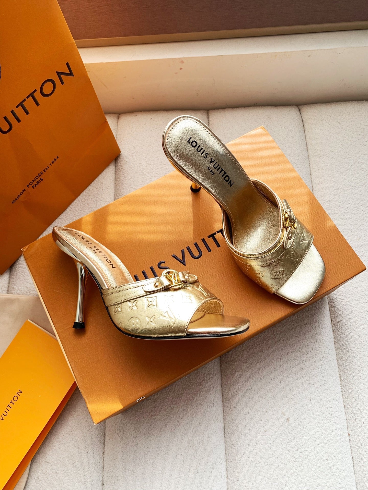 LV 26s High Heels 95 Slippers Gold Metallic Sheepskin 614989