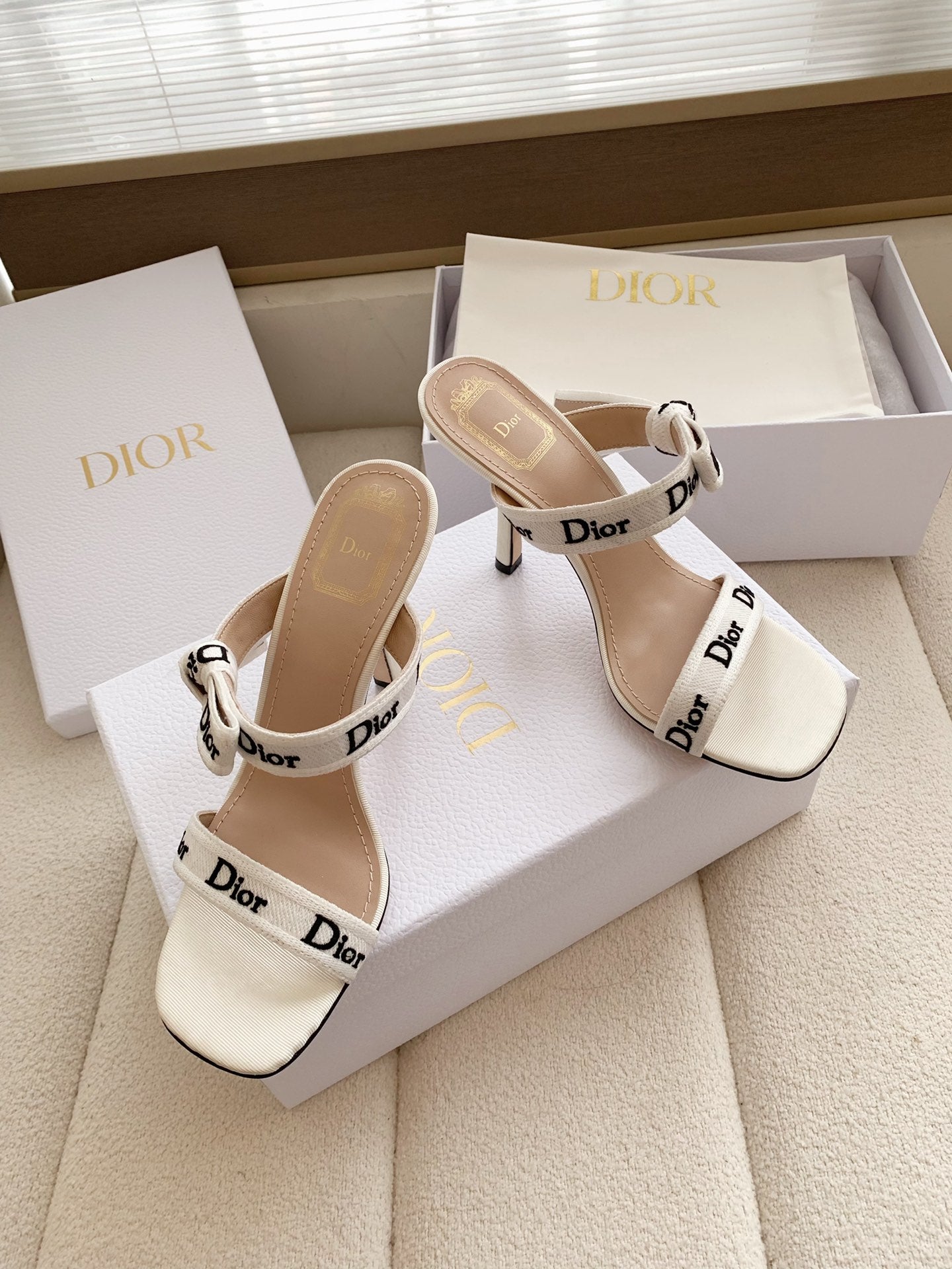 CD 26s High Heel Sandal 100 White Canvas Sheepskin  664181