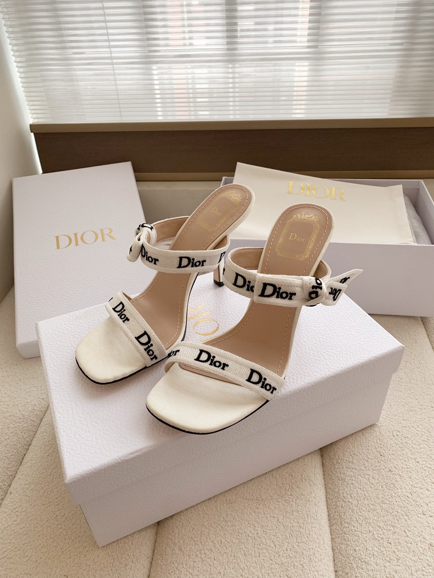 CD 26s High Heel Sandal 100 White Canvas Sheepskin  664181