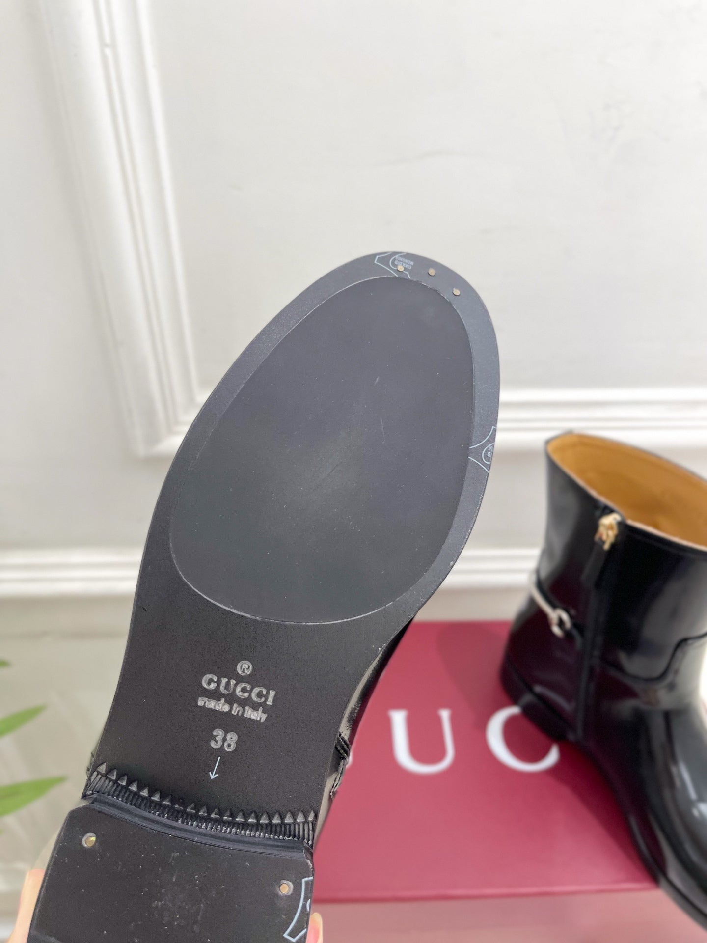 Gucci 25𝐬𝐬 horsebit  ankle boots black patent calfskin 435384