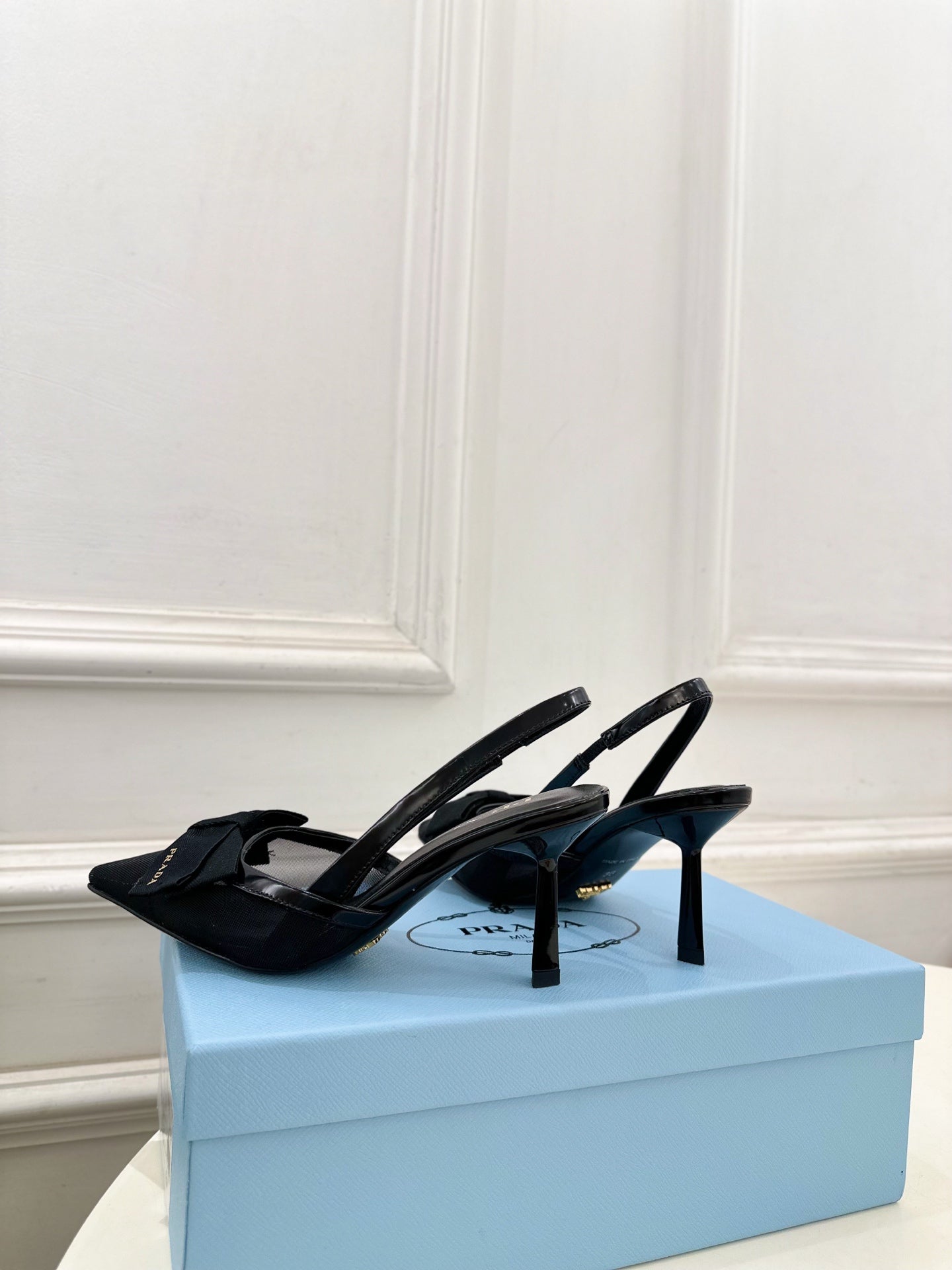 PRA 26S Pointed-Toe Slingback 75 Black Mesh Sheepskin 631961
