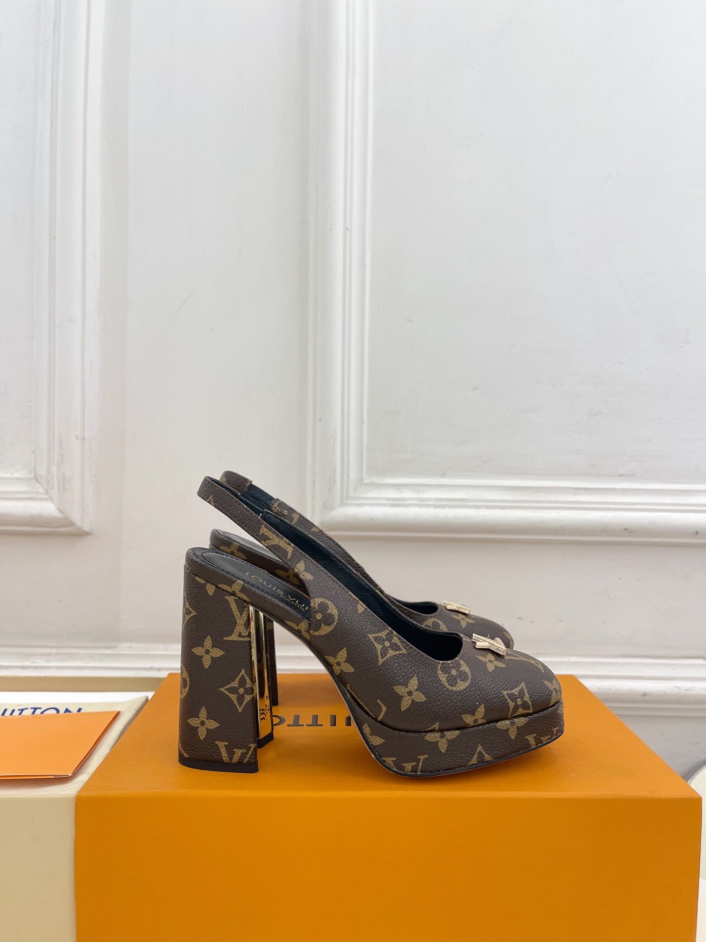 LV 26ss Platform Sandals 110 Brown Monogram Leather 631924