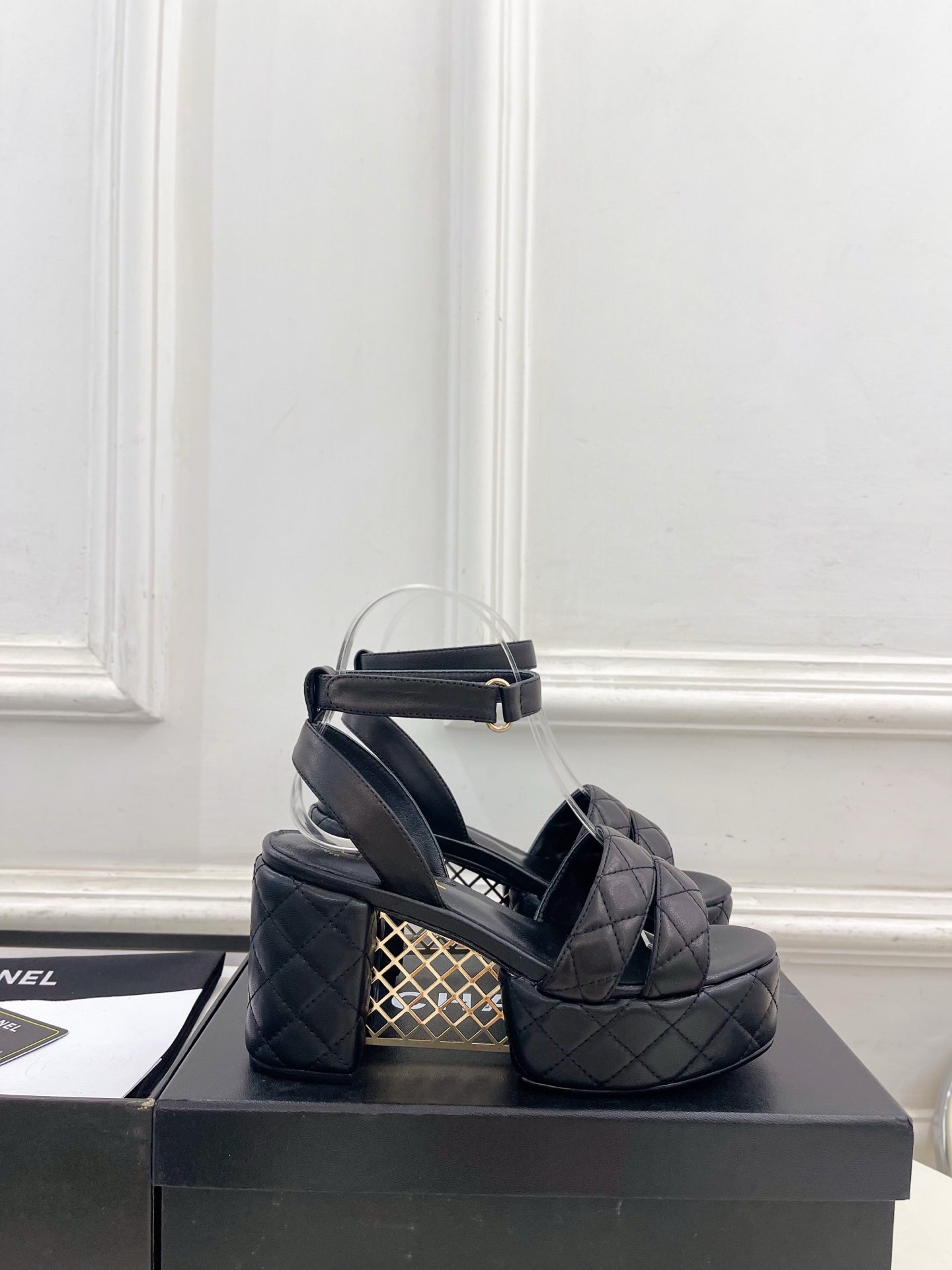 CC 26s HighHeeled Platform Sandals 85 Black Sheepskin 631867