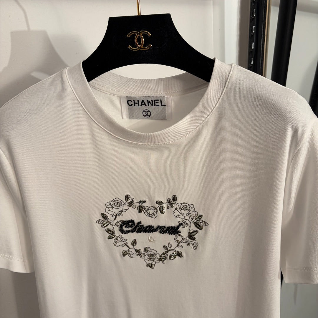 Chanel 2026 Rose Heart Embroidered T-shirt White Black Cotton 150138