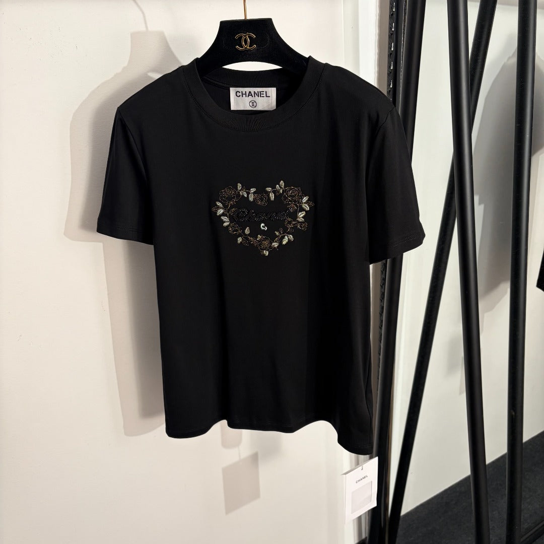 Chanel 2026 Rose Heart Embroidered T-shirt White Black Cotton 150138