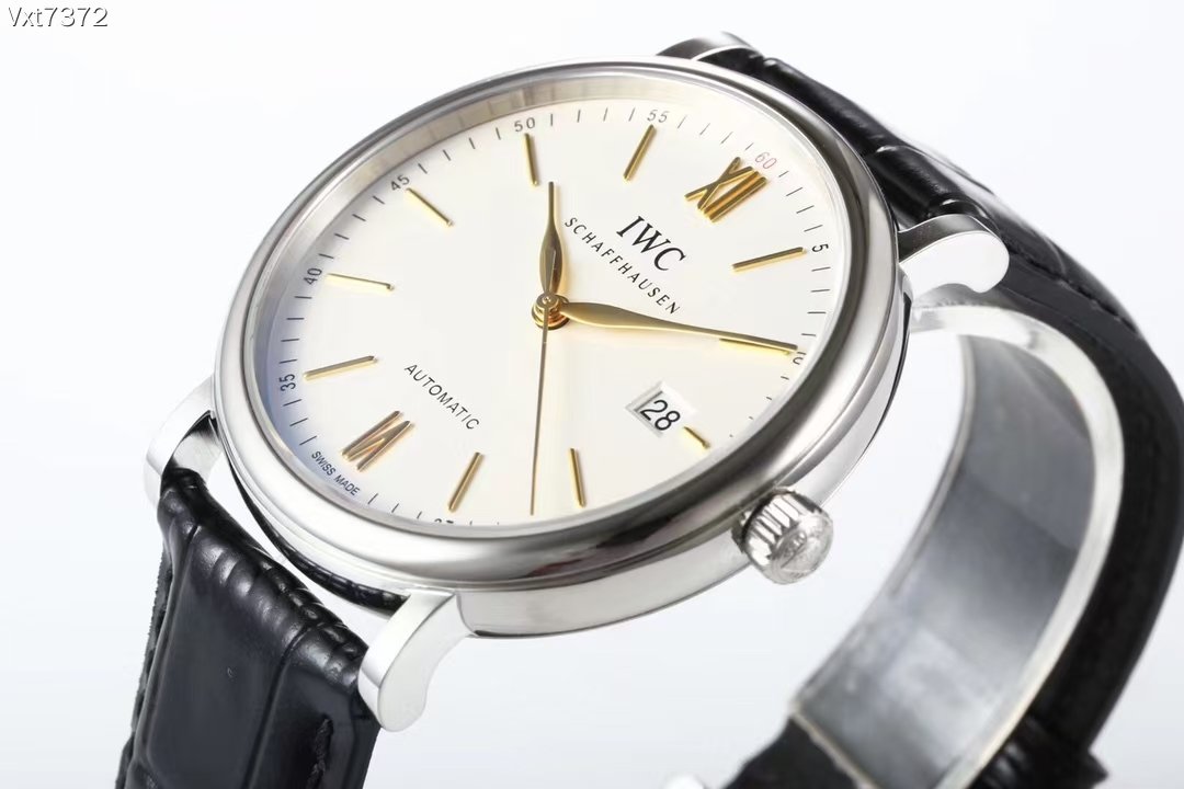 PORTOFINO AUTOMATIC 40MM SILVER DIAL LEATHER